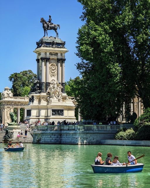 El Retiro park